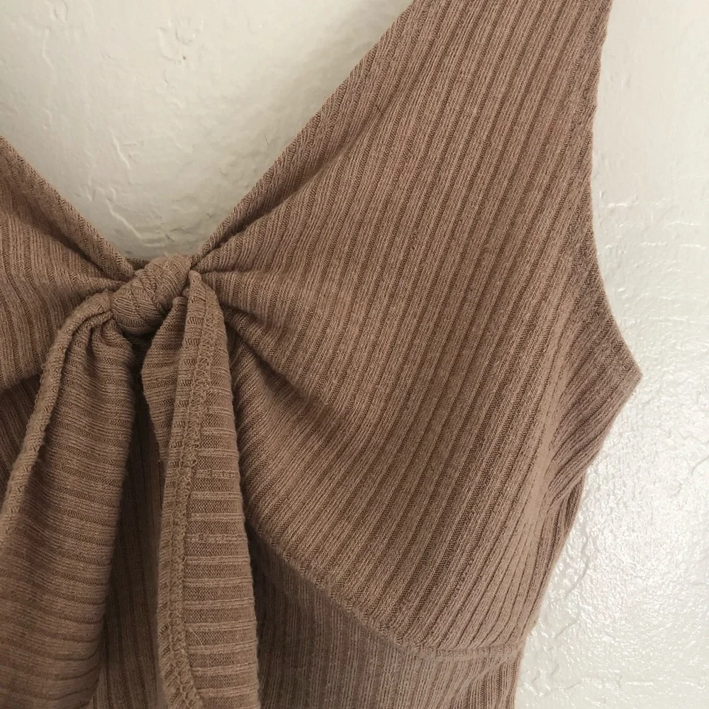 Abercrombie & Fitch Tie Knot Crop Sweater Ribbed Tank Top - Picture 3 of 5